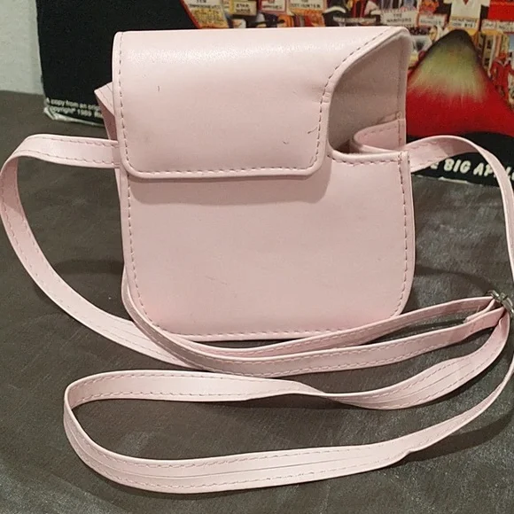 5/$15⛵Instax Light Pink Crossbody Bag - Picture 2 of 4